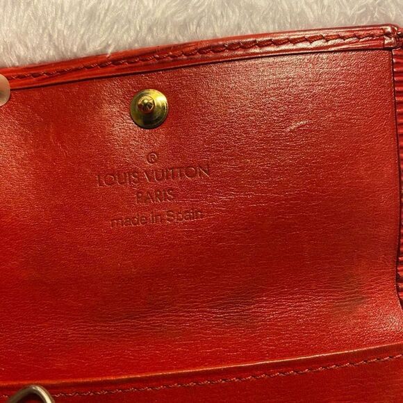 Authentic Louis Vuitton Vintage 1995 Red Epi Leather 6 Key Case - Picture 4 of 8